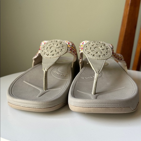 Sketchers Tone Ups Flip Flop Sandal Embroidered Strap grey/tan - Picture 8 of 14